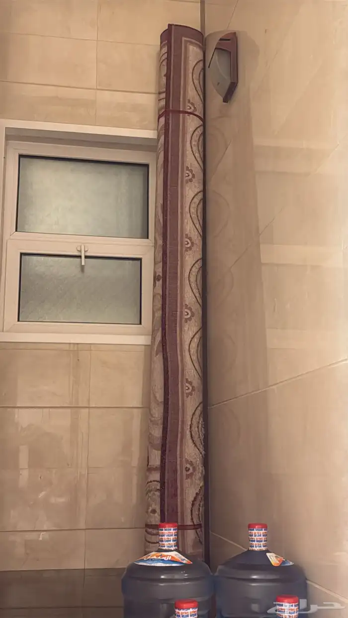 مجلس مغربي L مع ثريا و3طاولا دائريةو3طاولات مربعة 2000وزربية 9