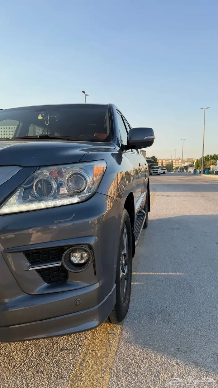 للبيع جيب لكزس LX570 2014 11