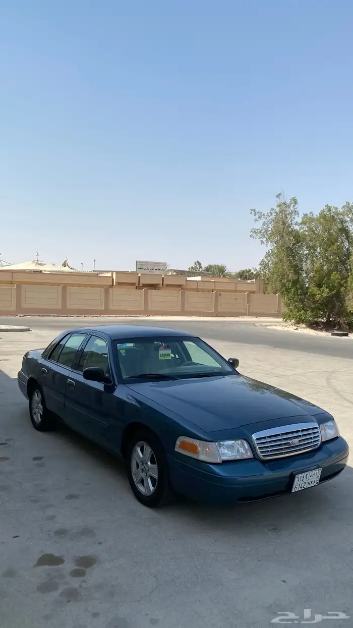 للبيع فورد فكتوريا 2009 4