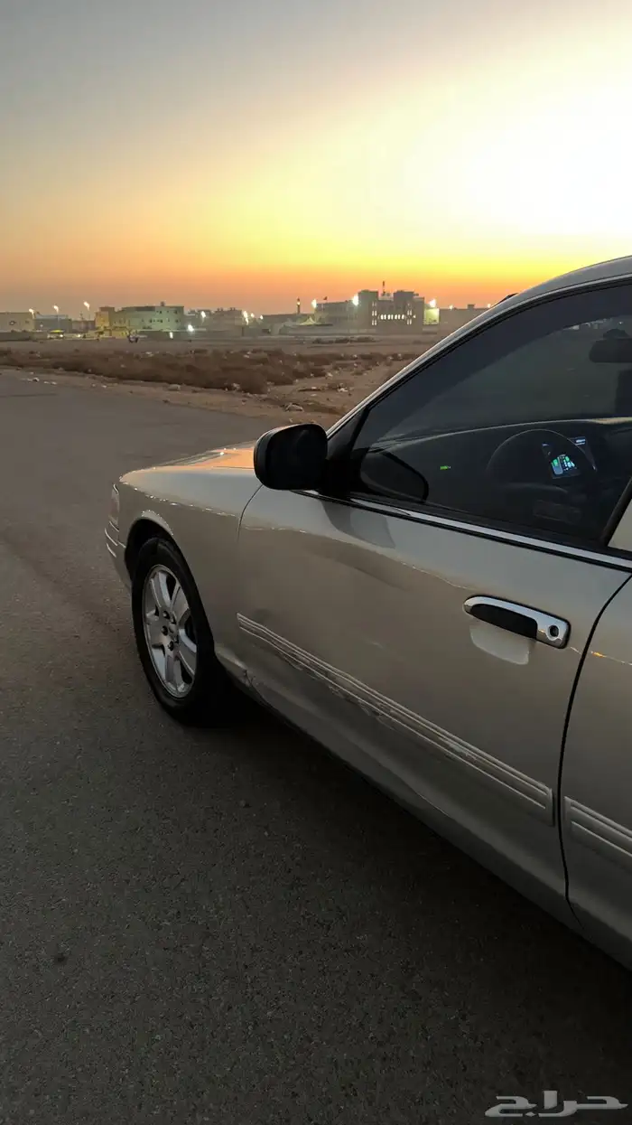 فورد كراون فكتوريا 2010 4