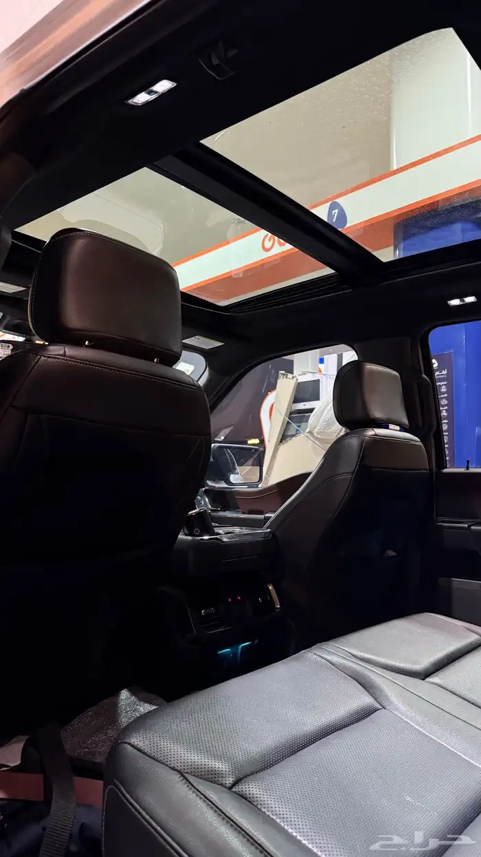 فورد لاريت 8