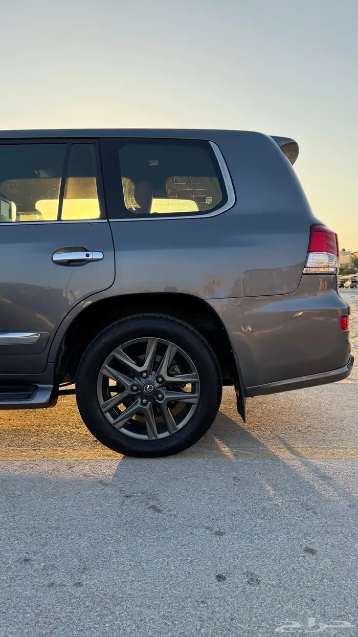 للبيع جيب لكزس LX570 2014 16