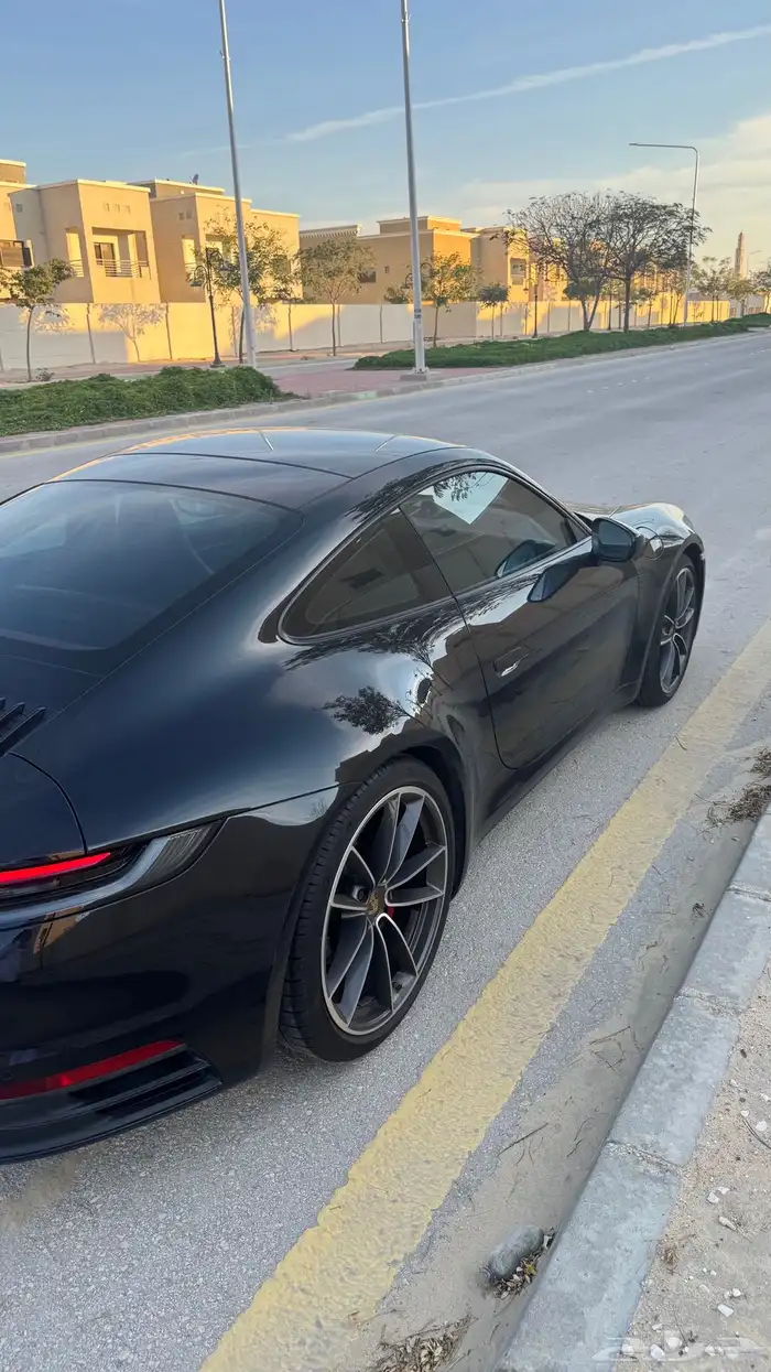 بورش 911 كاريرا اسود 2020 4