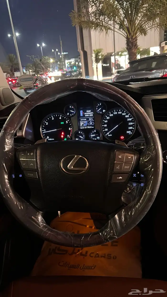 لكزس LX570 2021 فل DD 39