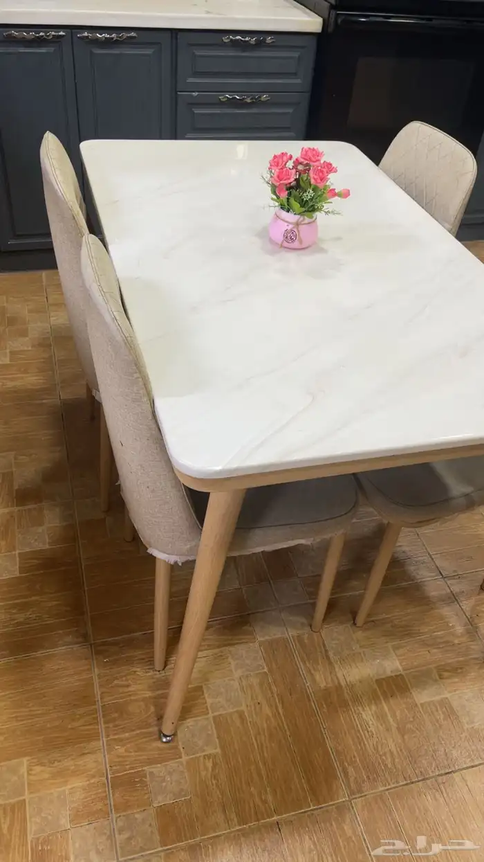 طاولة طعام 0