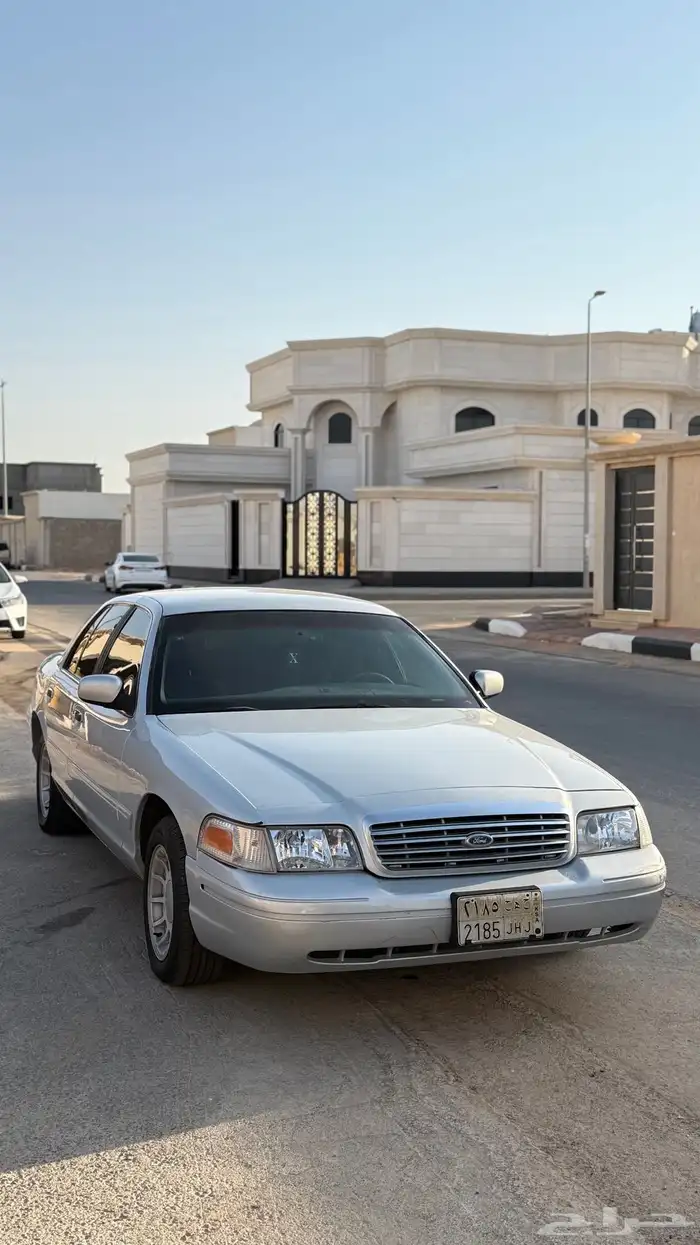 فورد فكتوريا 2001 0