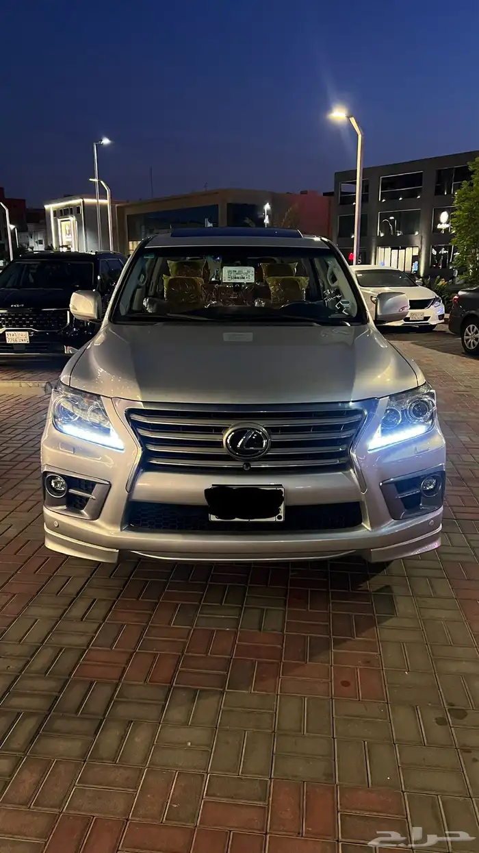 لكزس LX570 2021 فل DD 12