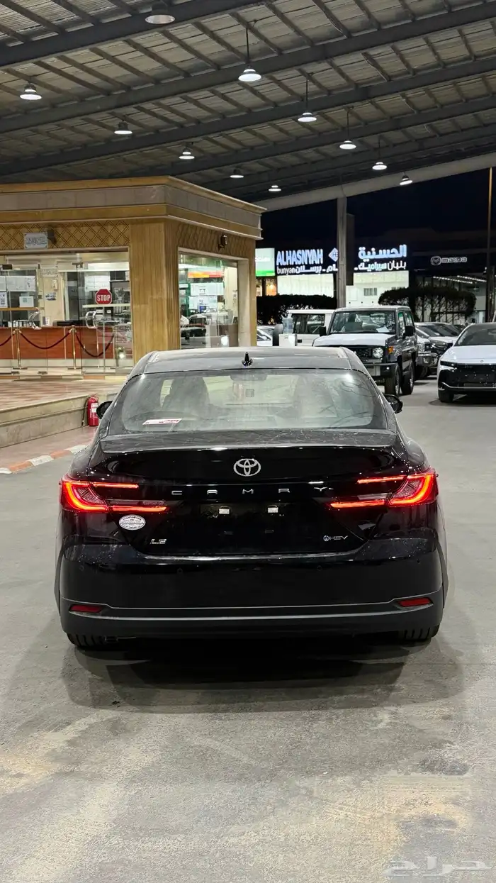 تويوتا كامري LE هايبرد 2025 لون أسود وارد الوكيل 5