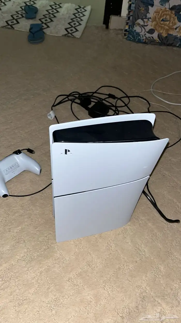 سوني فايف و سوني 4 و طاوله 0