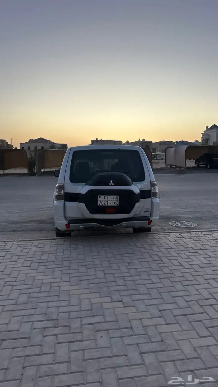 متسبيشي باجيرو 2015 GLS للبيع 9