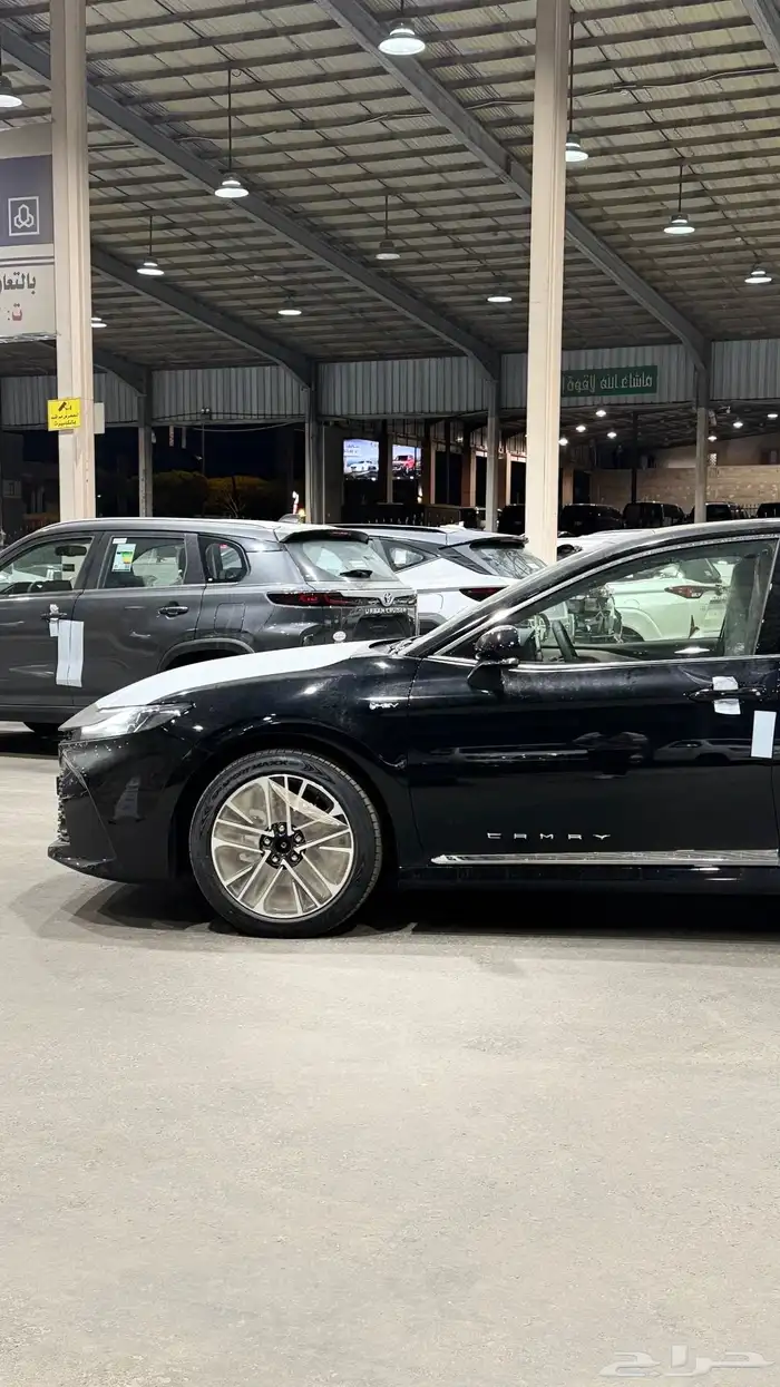 تويوتا كامري LE هايبرد 2025 لون أسود وارد الوكيل 3