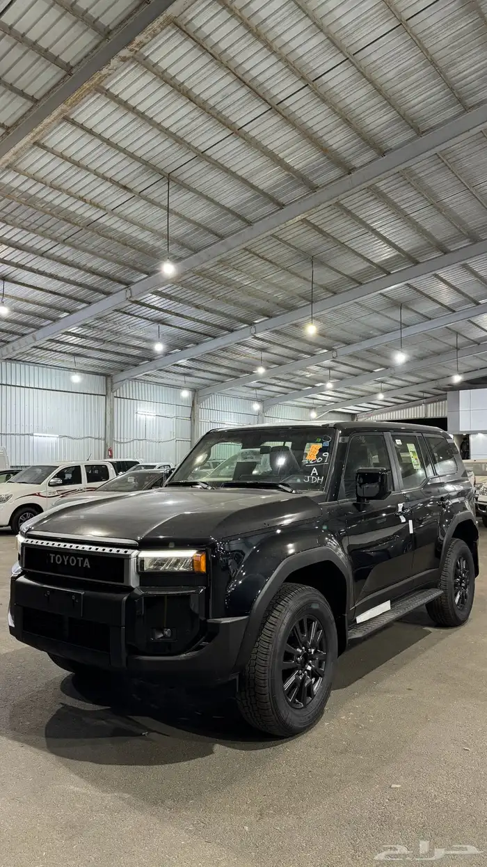 برادو 2025 بنزين فئة TXL1 محرك 2500 سي سي سعودي اللون اسود 2