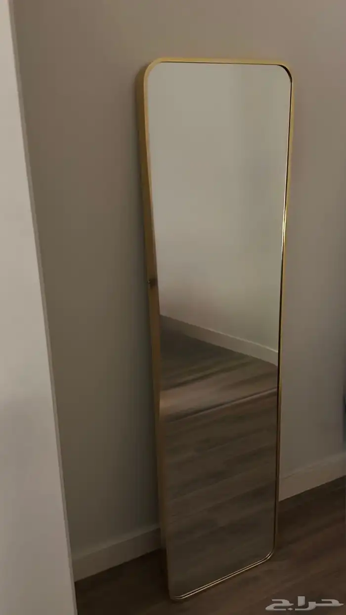 مرآة جديده لا يوجد بها خدوش او عيوب 0
