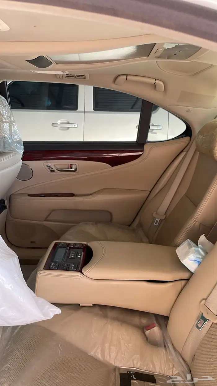 لكزس LS460L 8