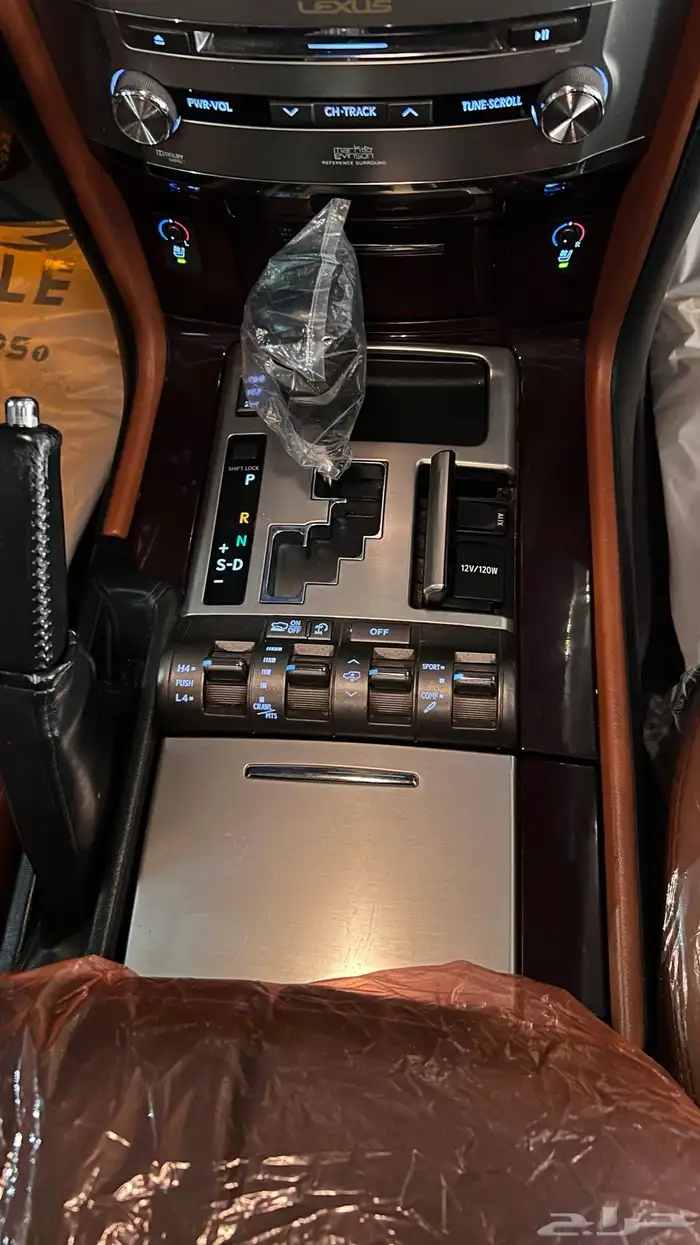 لكزس LX570 2021 فل DD 32