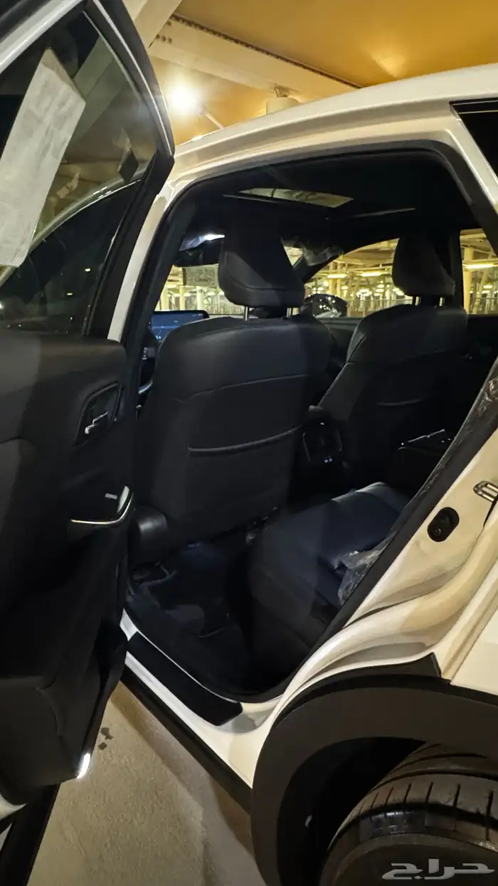 كراون بريميوم 2023 ابيض وكالة 7