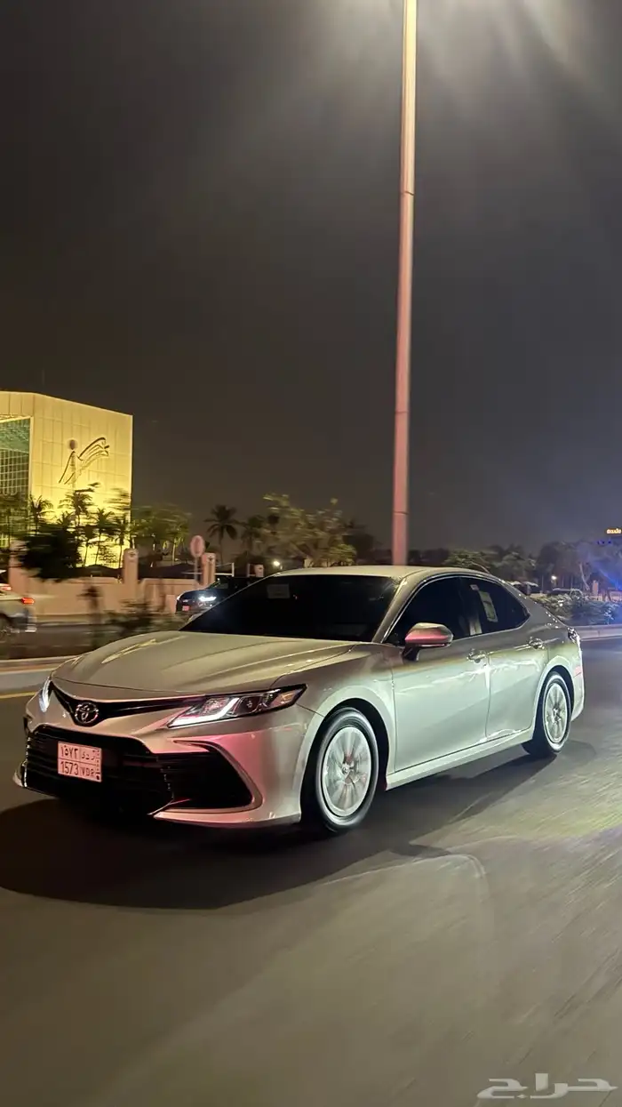 مصور سيارات ومصمم 0