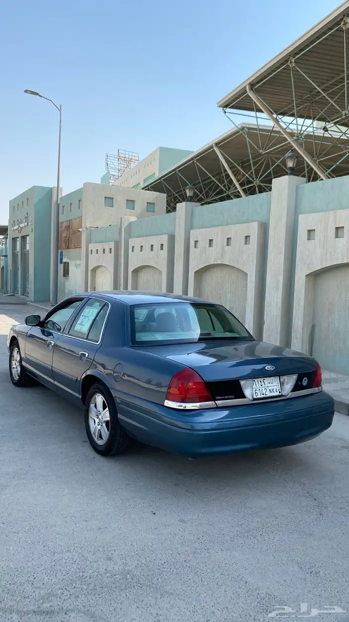 للبيع فورد فكتوريا 2009 2