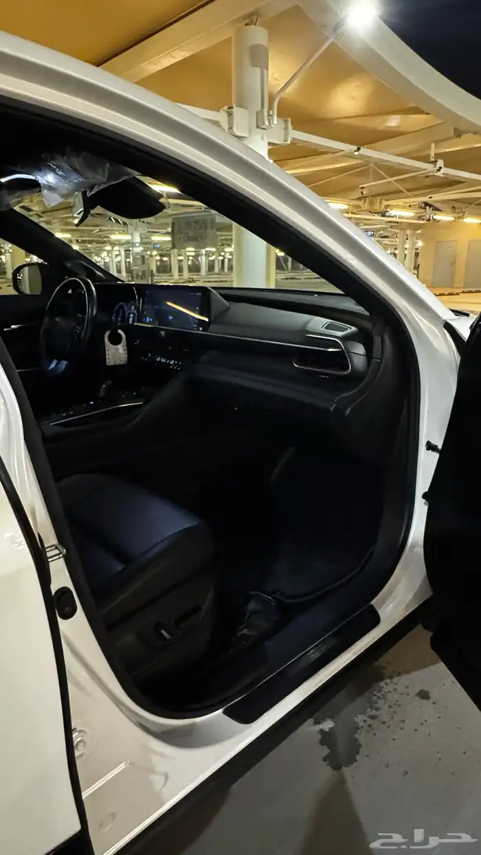 كراون بريميوم 2023 ابيض وكالة 8