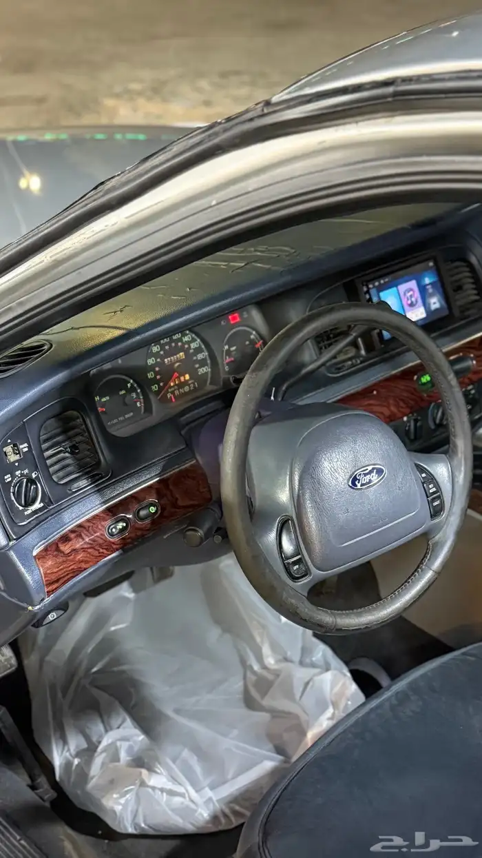 فورد فكتوريا 2001 9