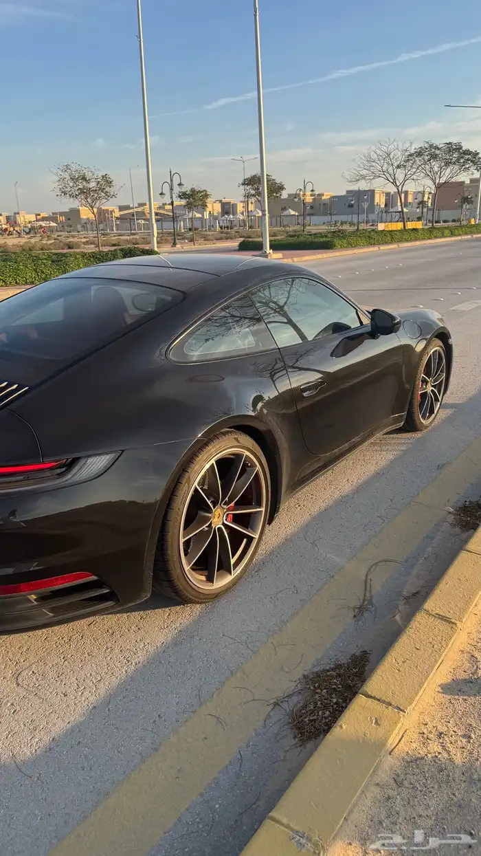 بورش 911 كاريرا اسود 2020 1