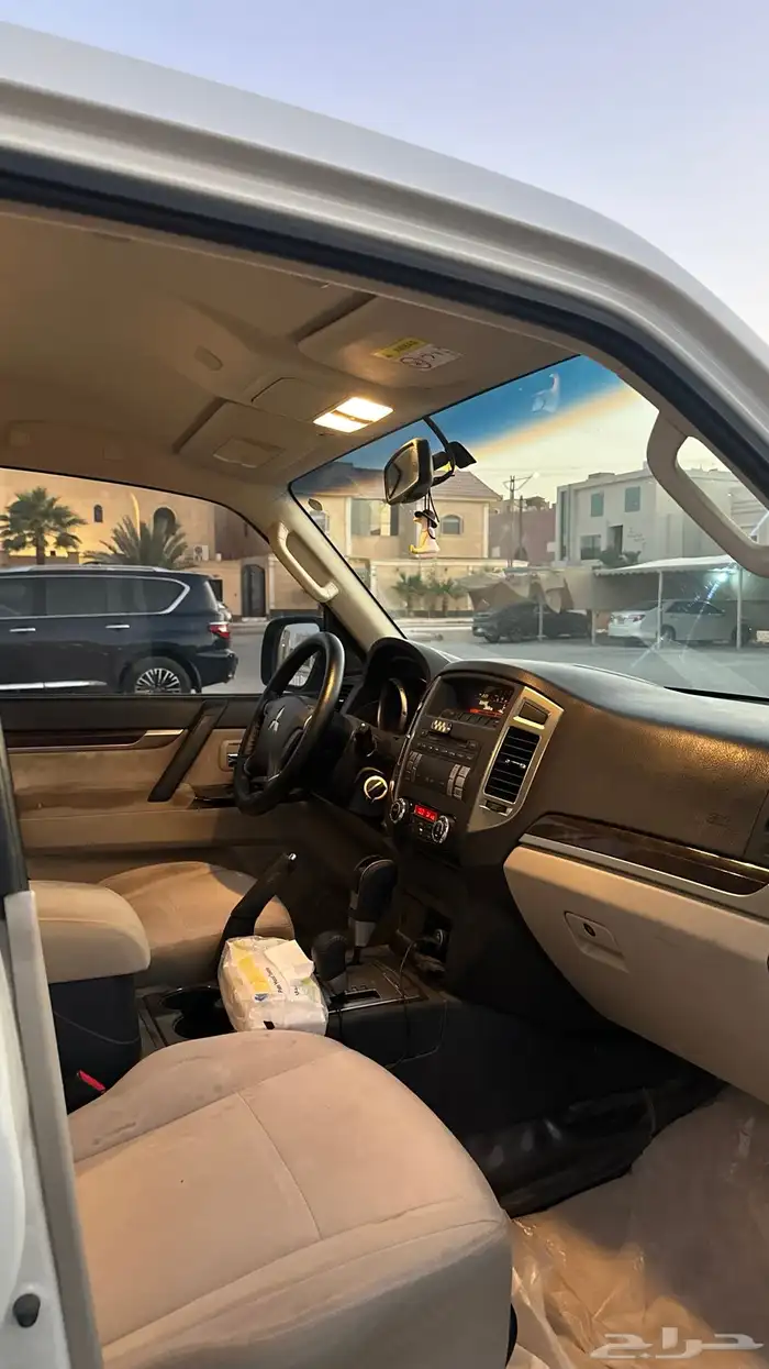 متسبيشي باجيرو 2015 GLS للبيع 12
