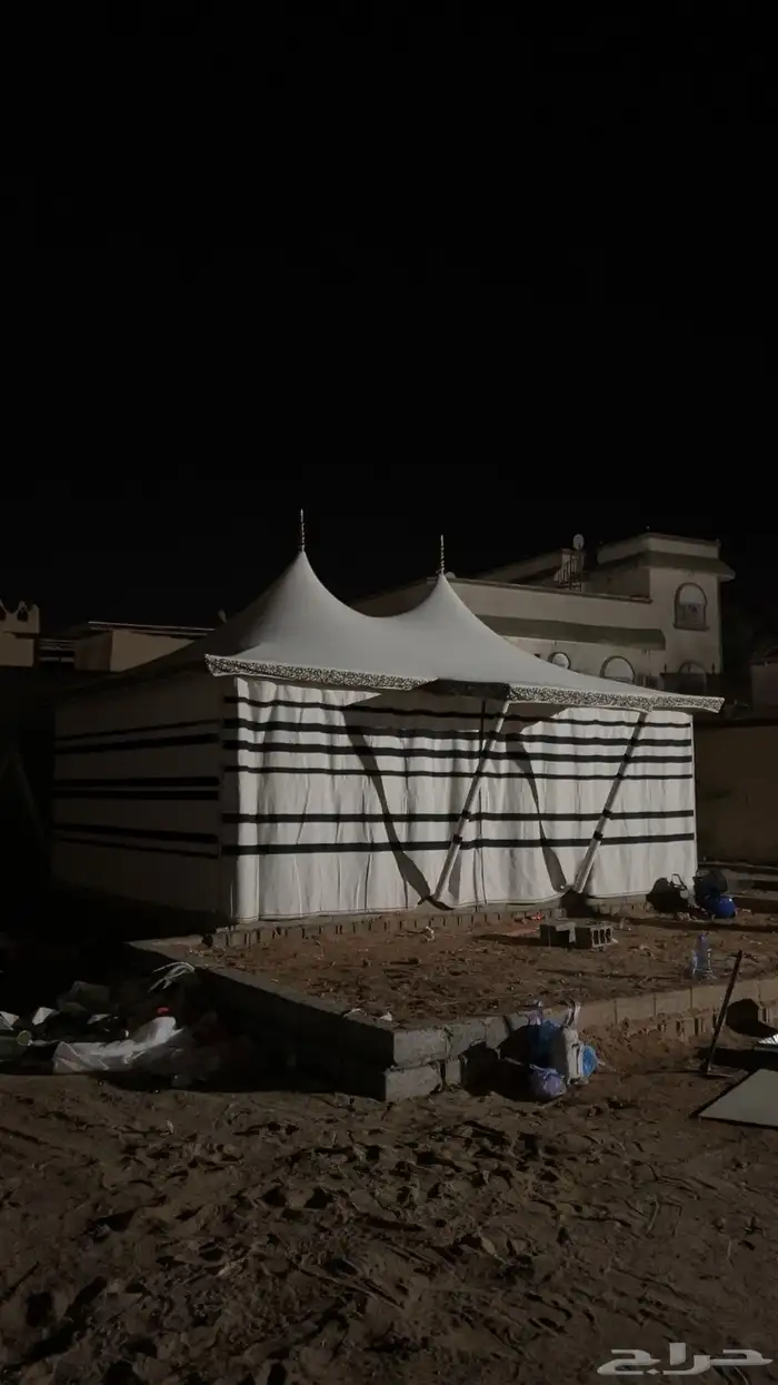 خيام الصقور الملكية 20