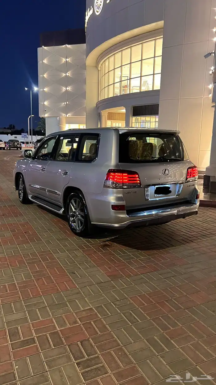 لكزس LX570 2021 فل DD 18