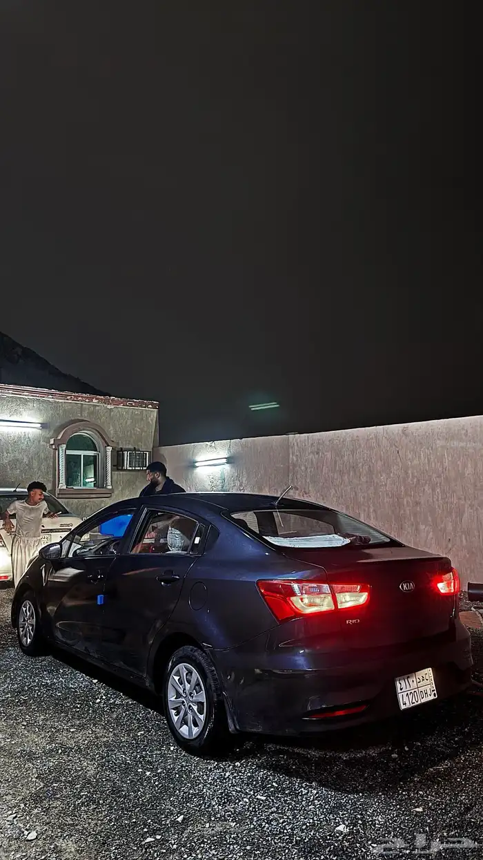 مصور سيارات ومصمم 36