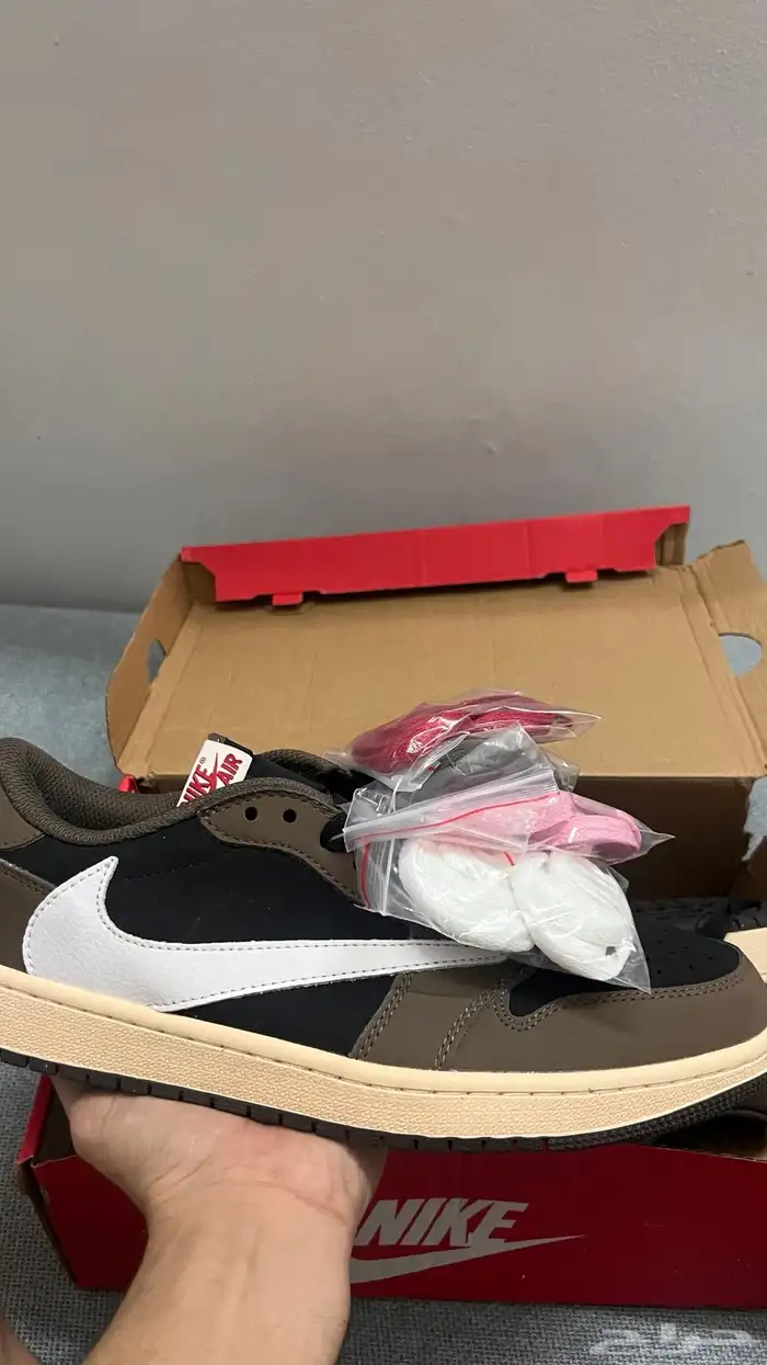 شوز ترافس سكوت 2