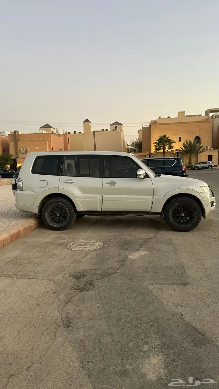 متسبيشي باجيرو 2015 GLS للبيع 6