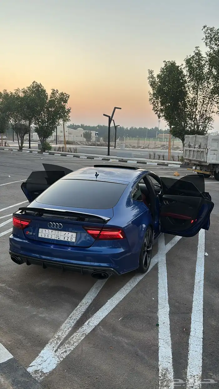 اودي S7 V8 بلاك اديشن وكاله RS7 V8 توين تيربو 15