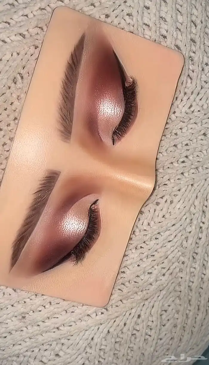 ميكب ارتست في الخرج 0