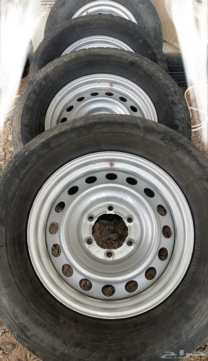 جنوط تايوتا شبه جديده مع الكفر تركب على الهايلكس والافجي 0