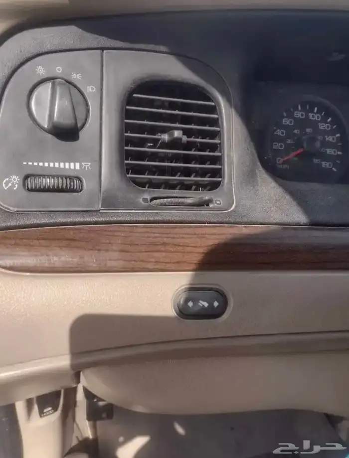 فورد كراون فكتوريا 2010 نص فل 9