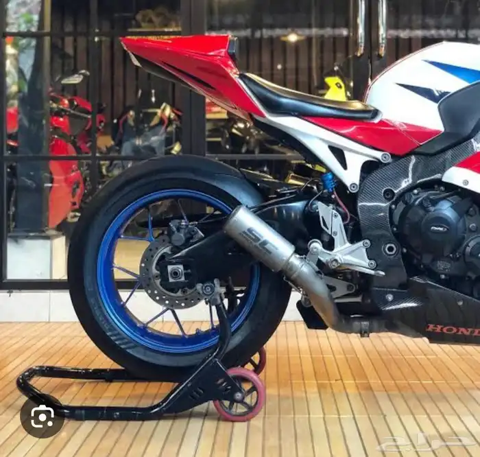 نص سيستم Sc project يركب على Cbr 1000rr 2008-2016 2