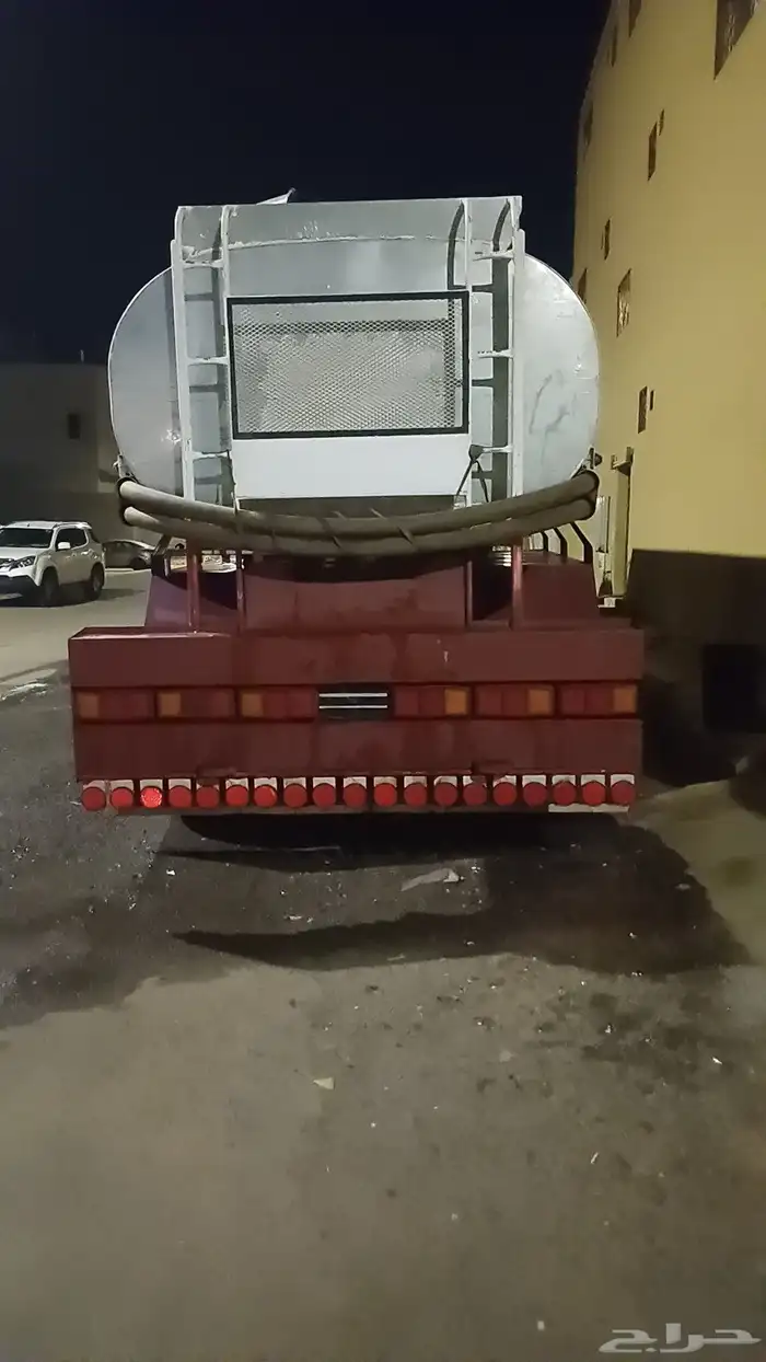 للبيع تانكي تريلة حجم 28 شبه جديد مستخدم استخدام سنه 2