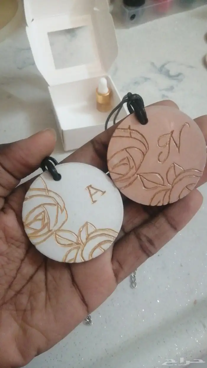 تعليقة عطرية 0