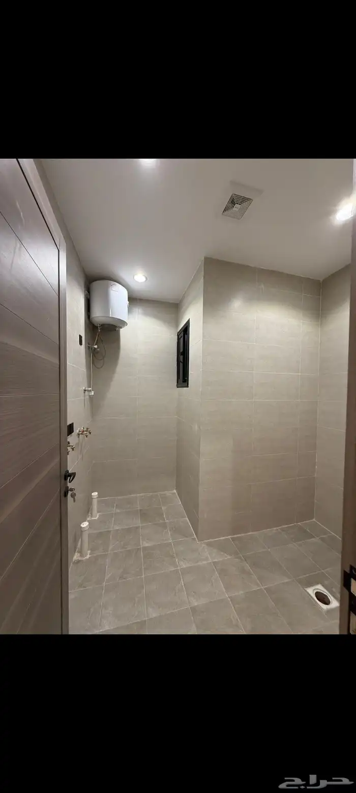 للبيع شقق ارضية وعلويه موقع مميز تشطيبات فاخرة 26