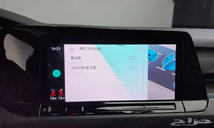 Volkswagen Golf 2023 16