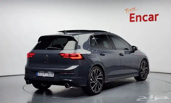 Volkswagen Golf 2023 1