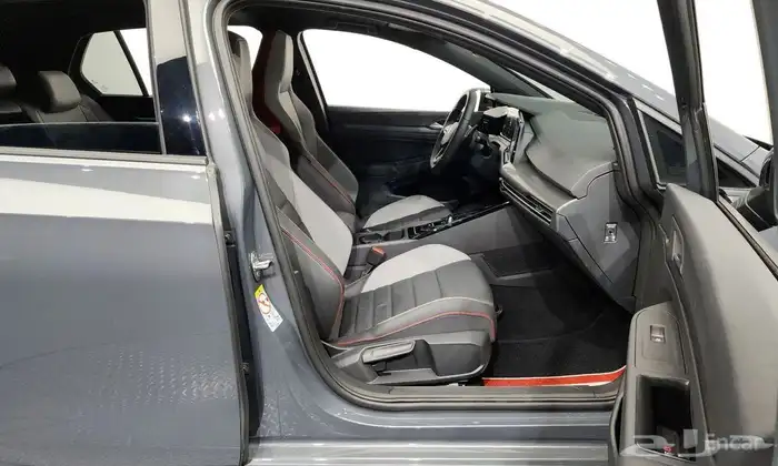 Volkswagen Golf 2023 10