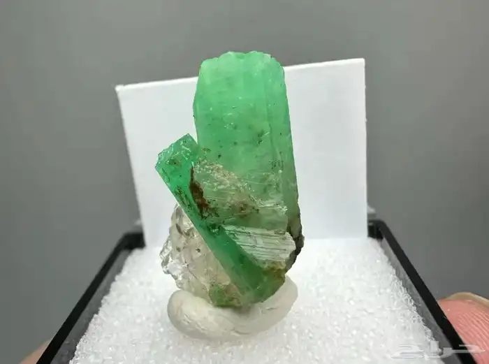 زمرد خام طبيعي واوبال قطعه فاخره 0