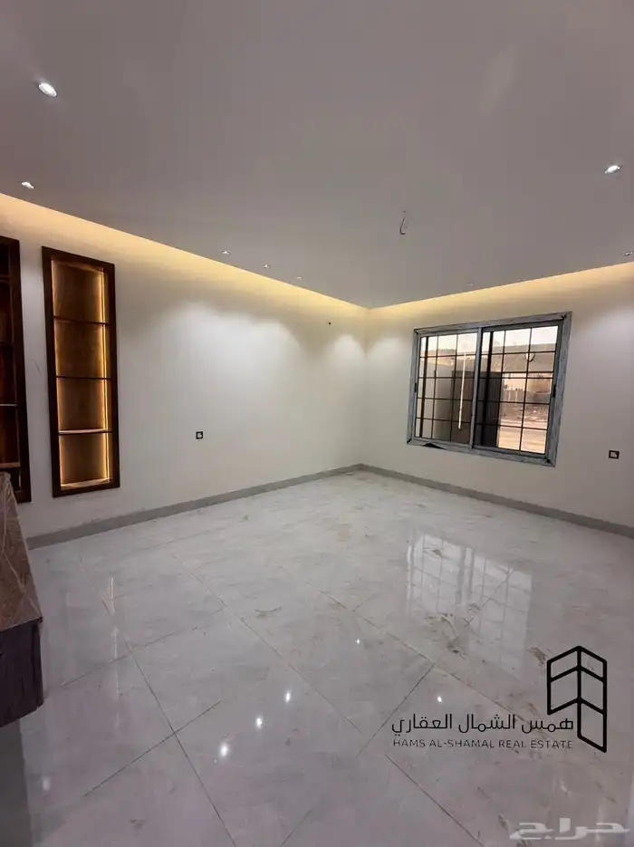 للبيع شقق ارضيه حي البوادي 8