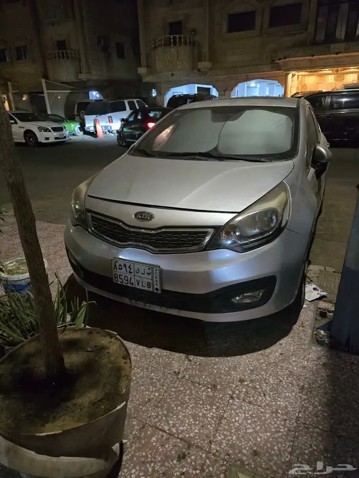 كيا ريو 2012...للبيع...جير اوتوماتيك...ممشي200.نظيفه جدا 2