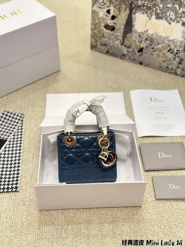 حقيبة ديور ميني ليدي   Mini Lady Dior Bag   أناقة بحجم صغير 7