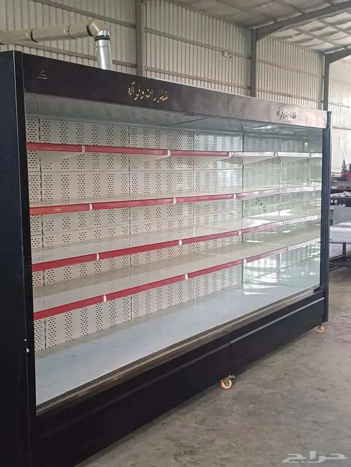 يقوم المصنع العربي بتصنيع جميع لوازم المطاعم وعرض علي برادات 12