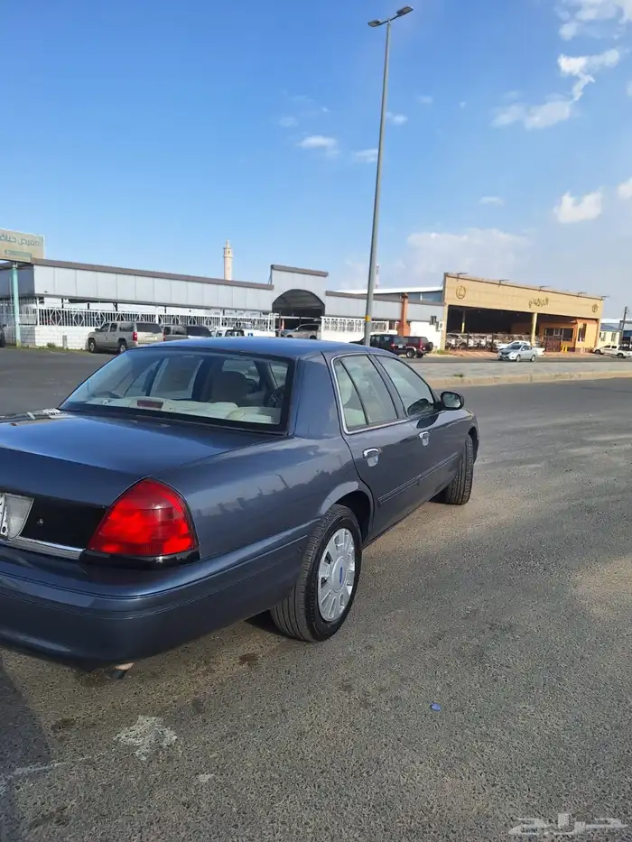 فورد فكتوريا 2010 11