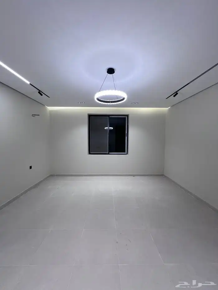 للبيع شقه تمليك دور ثاني حي البوادي 6