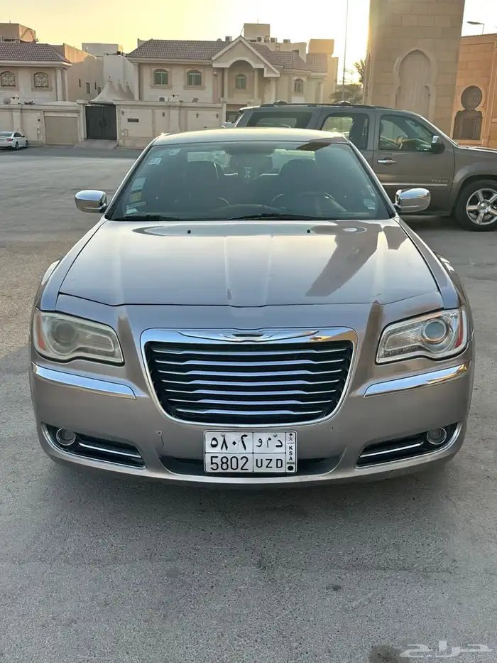 كرايسلر 300 موديل 2013 0